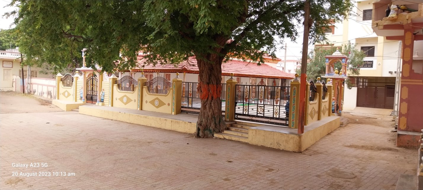 જીર્ણોધાર પછી નુ લક્ષ્મીનારાયણ મંદિર પસે એવેલો ચોક